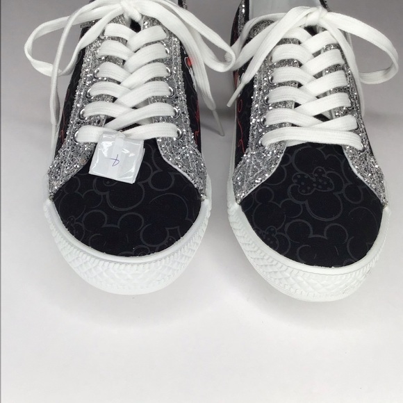 Bradford Exchange Disney Mickey Mouse And Minnie Mouse Shoes With Glitter Trim. - Picture 4 of 11
